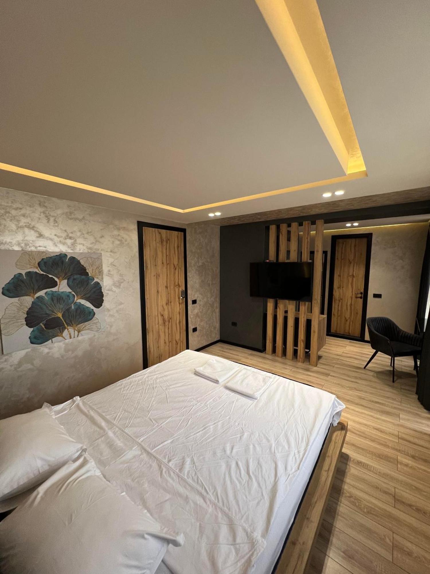 Zet Apartments - Bedroom & Bathroom Pristina Exterior foto