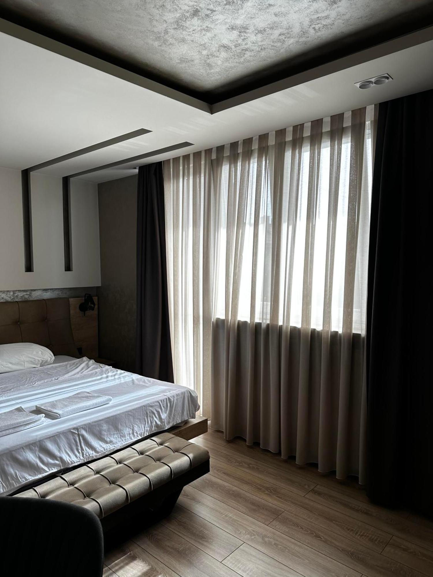 Zet Apartments - Bedroom & Bathroom Pristina Exterior foto